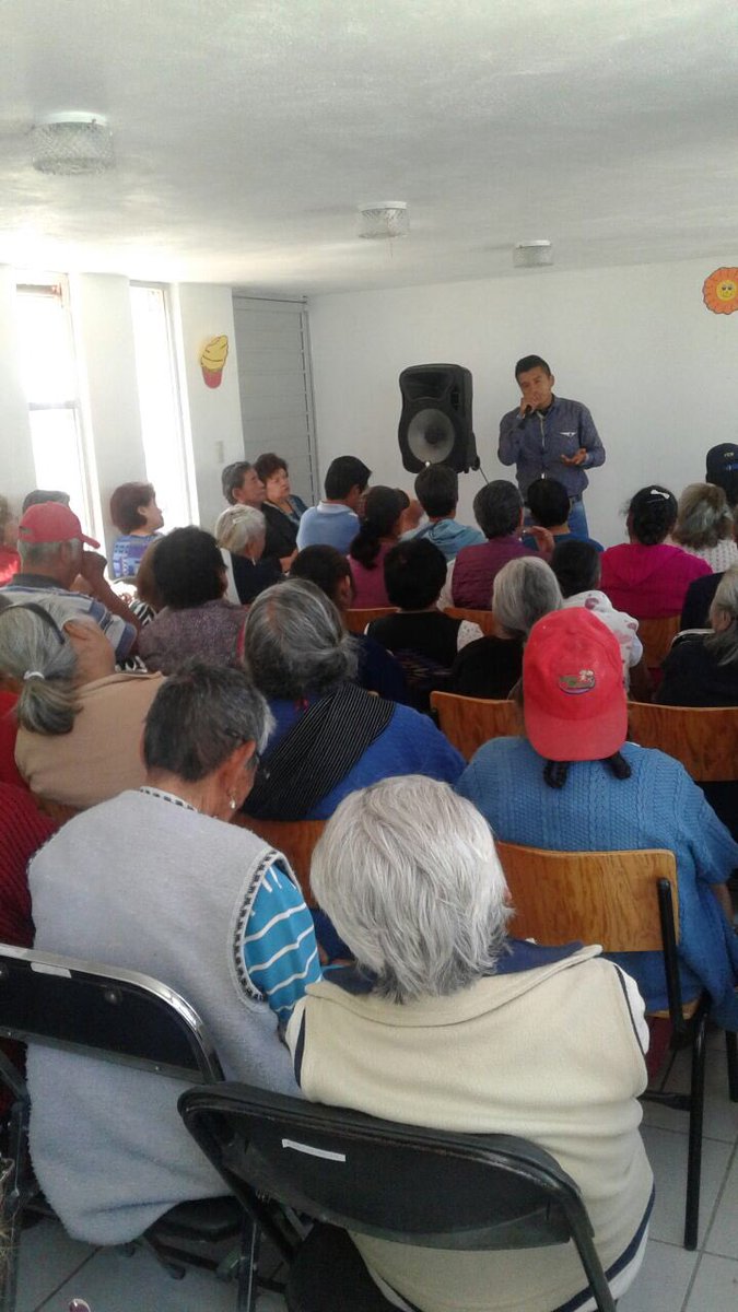 Vero_RamirezC's tweet photo. El #INAPAM #Tlaxcala impartió el taller de Envejecimiento Saludable en los municipios de Tetlanohcan y Chiautempan, lo que se busca es incidir en el bienestar de los #AdultosMayores recomendando una alimentación balanceada, hacer ejercicio y prevenir enfermedades #SedesolContigo https://t.co/4lo0AwjQTL