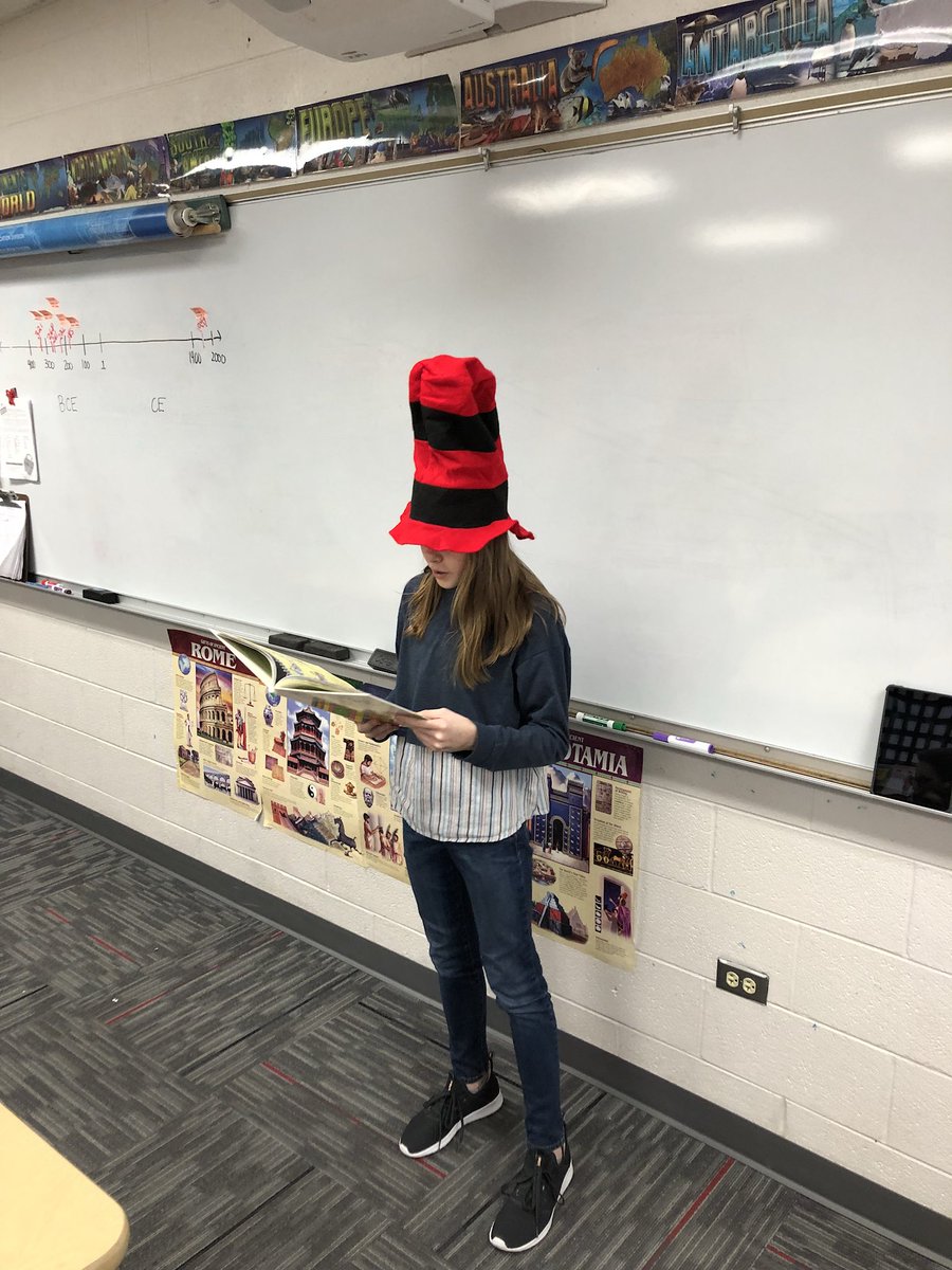 msmanojlovic's tweet photo. Oh the places you’ll go! #sd113aseuss #ReadAcrossAmerica https://t.co/ZnHVMKxIp6