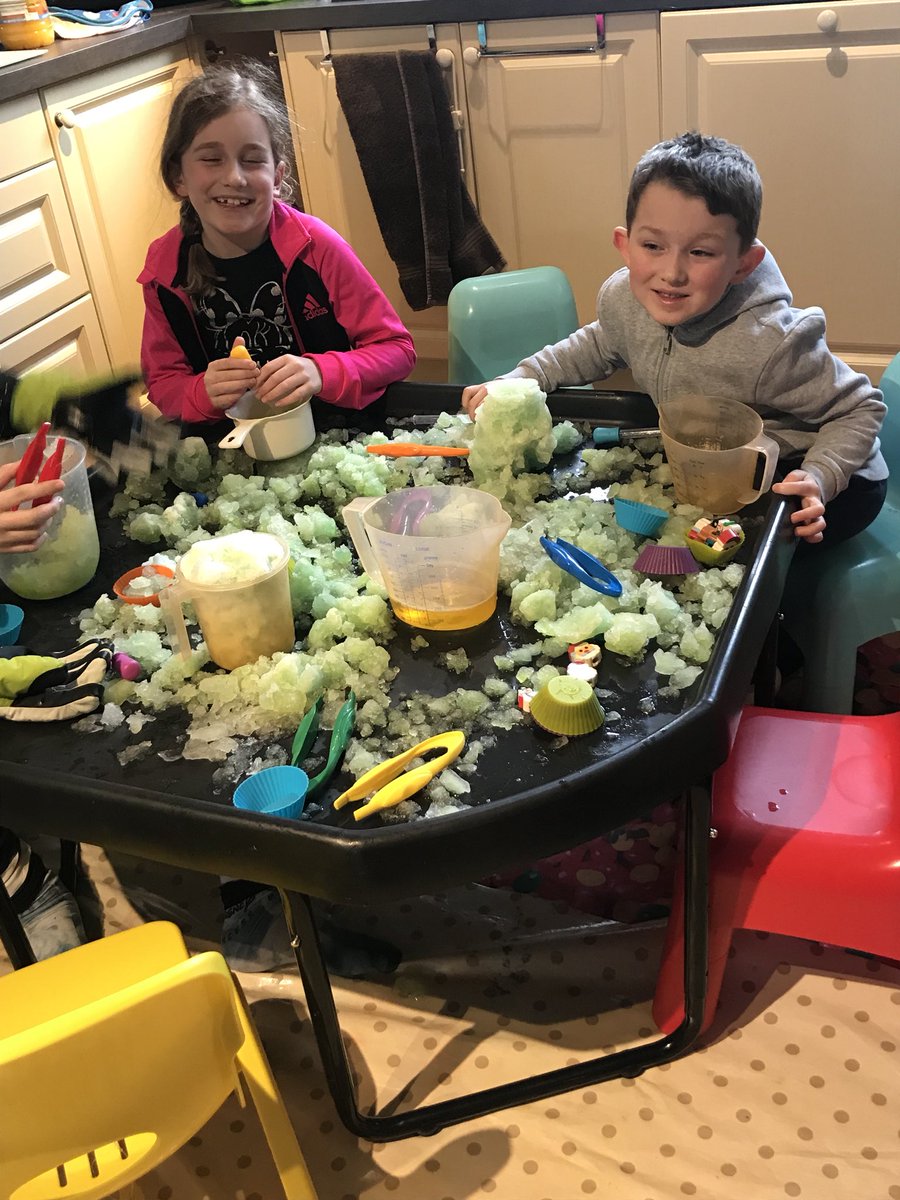 micharcherlcdt's tweet photo. We got some snow and decided to have a go (snow Colouring) with natural resources. 
We got our pipettes, which are great for strengthening fingers and building fine motor skills we coloured the snow with some beautiful, bright food colouring. https://t.co/O73245vy0U