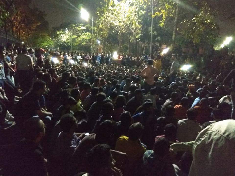 NISHANTKUMARN's tweet photo. #SSCScam #sscexamfixing #SSCExamScam 
Its a protest against curruption in india by youth of india.@yadavakhilesh
@yadavtejashwi
@SharadYadavMP
@rajnathsingh @SushmaSwaraj @sanjuydv @PMOIndia https://t.co/oAN3i4LNwv
