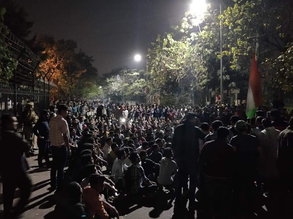 NISHANTKUMARN's tweet photo. #SSCScam #sscexamfixing #SSCExamScam 
Its a protest against curruption in india by youth of india.@yadavakhilesh
@yadavtejashwi
@SharadYadavMP
@rajnathsingh @SushmaSwaraj @sanjuydv @PMOIndia https://t.co/oAN3i4LNwv