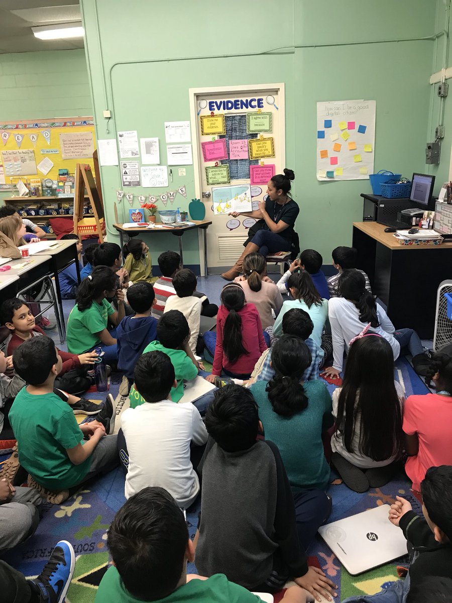 MissFischer4's tweet photo. Thank you to our wonderful guest readers @mrsrruane and @nkbrown3 📚 @LincolnSchool8 https://t.co/kv5EaVMday