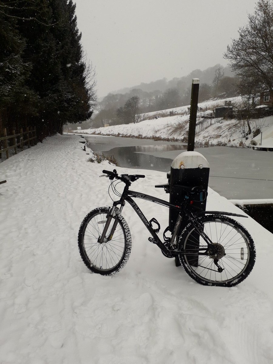 The Stroud navigation looks so beautiful covered in snow #cycling <a href="/canalPictures/">Cotswold Canals in Pictures</a> <a href="/CotswoldCanals/">Cotswold Canals Trust</a>