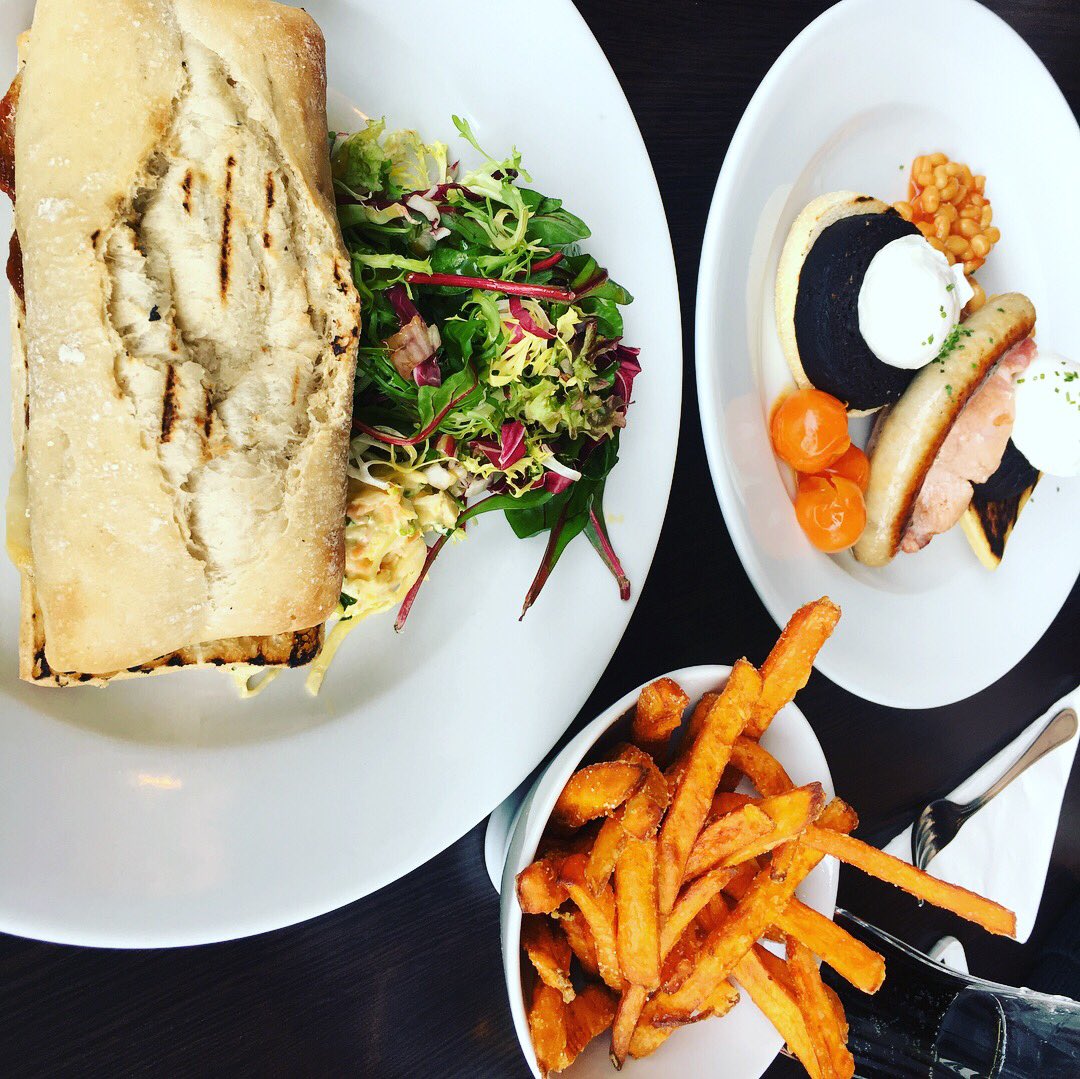 LittleCityFox's tweet photo. Persuaded to venture out in the snow today for lunch @PapamacsKitchen 🍴 a local gem, I usually go for the veggie breakfast stack but today I got Swiss cheese &amp; chilli jam ciabatta with sweet potato fries, Marty had his usual breakfast stack 🍳 get in here if you’re in the area https://t.co/QkNStsGopJ