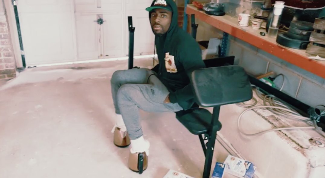 VeganFlowerCow's tweet image. @RomellHenryTgf  is the new Lady Gaga 😅 #kettlelife