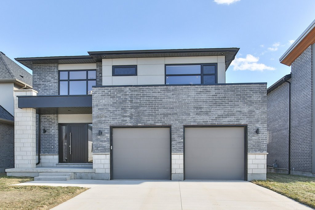 TeamBuchko's tweet photo. *NEW LISTING* 2147 BAKERVILLA ST - Open concept home loaded with extras - built 1 year ago! 4 Beds 🛏️&amp; 3 Baths 🚿. For more info --> https://t.co/FiR8YmN3Fl https://t.co/lTBa2p32nc
