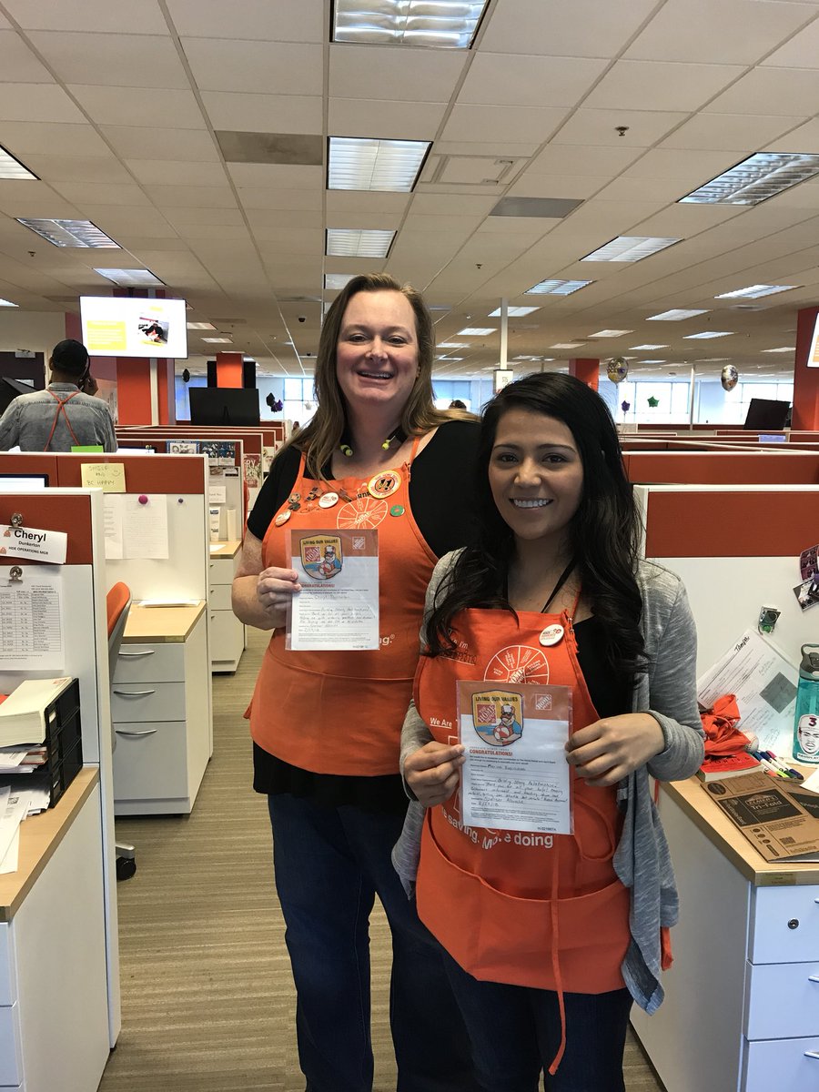 SpenserAlbrecht's tweet photo. I drove up to Atlanta to meet my ISC Marina and OM Cheryl!! I wanted to thank them for helping me have a great start as an ISM! @SHAMWOW99 @cherylHDE @JJAdkins27 https://t.co/zWU2h9V97K