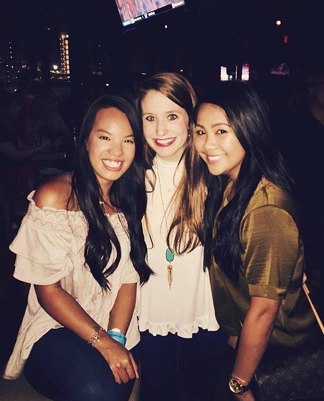 The weekend is finally here and we are ready to let loose! Come enjoy the #BrewsAndViews with DJ Phon Live in the Mix! Doors Open at 8pm! #weekendvibes #letloose #partytime #skylinebeats #djphon #midtownhouston #3rdfloorthirsty #repost <a href="/qngofasho/">Quynhnhu Ngo</a> ift.tt/2oJy4Tu