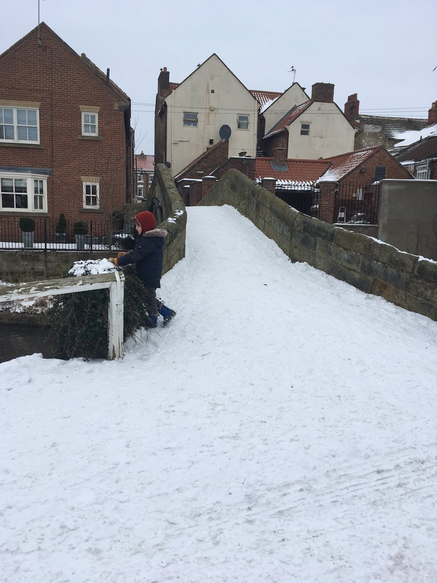 LevensideAssoc's tweet photo. Winter wonderland on #levenside #stokesley ❄️☃️ https://t.co/lix5oLWO2w