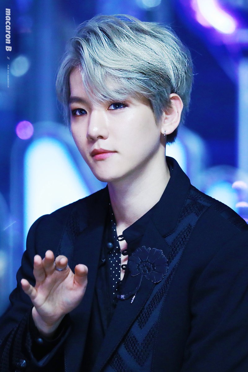 chanmosphere's tweet photo. Chanyeol likes to capture the beauty of the human body, so when he meets model Baekhyun at a fashion show, Chanyeol knows he's exactly what he needs. Baekhyun says yes, unaware that he's signing up for more than just a simple photoshoot. https://t.co/gCxITlIG3I
