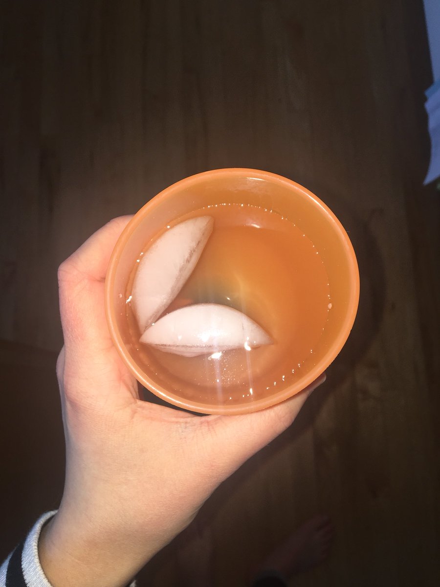 brynnatschool's tweet photo. I was enjoying some ice water when I remembered why ice floats. Through the physical change of water freezing into ice, the density decreases, making ice less dense than water. 💧 #LC8CHEMLIFE17 https://t.co/3KeLGReVdn