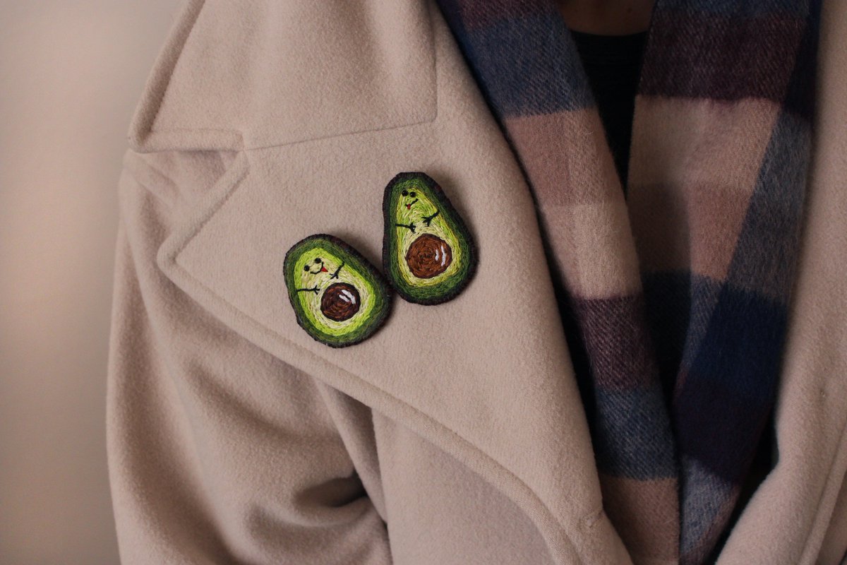 linasdolls's tweet photo. #avocado brooches! available now on @Etsy! 
https://t.co/tMUWwcy0ea
#handmadehour #etsyretwt #healthy #eatclean #diet #brooch #crafthour #craftbuzz #onlinecraft #handmade #supporthandmade https://t.co/FGLpfyt1Ve