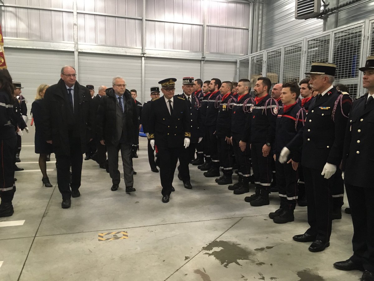 admjsp69's tweet image. Le président de @admjsp69 présent ce soir au côté du @CGSDELAIGUE et du Président @udmsp69 pour la cérémonie d’inauguration de la caserne de ANSE / AMBERIEUX D’AZERGUES / LUCENAY @SDMIS69
Un très bel outil avec des locaux pour les futurs #jsp.
#préparerlavenir #sdmis