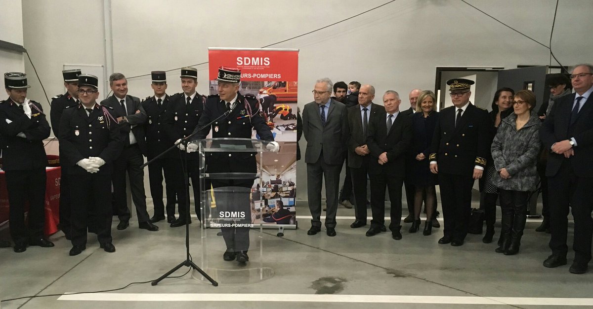 admjsp69's tweet image. Le président de @admjsp69 présent ce soir au côté du @CGSDELAIGUE et du Président @udmsp69 pour la cérémonie d’inauguration de la caserne de ANSE / AMBERIEUX D’AZERGUES / LUCENAY @SDMIS69
Un très bel outil avec des locaux pour les futurs #jsp.
#préparerlavenir #sdmis