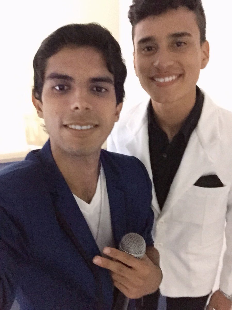 demcmusic's tweet photo. #missworld2018 #evento fue una noche maravillosa haber cantado para el certamen mis mundo 2018🙌🏻🎤 #salinas #santaelena #ecuador gracias por compartir y cantar junto a nosotros💜 #DEMC #Demcnaticas #hotelrivieradelmar https://t.co/Ffz5QYZtgd