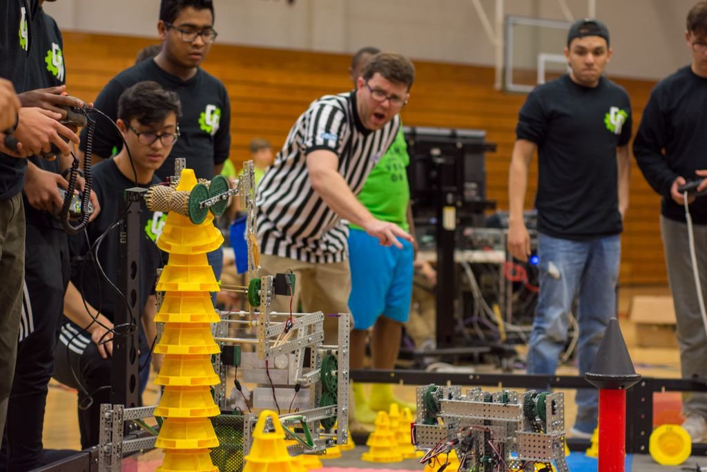 VEXRobotics's tweet photo. Whether you built your robot last week or last summer, it's evident that VEX teams have some mad competition skills. Competing at the state level is a huge accomplishment, and we can't wait to see who makes it to #VEXworlds! #VEXRobotics #omgrobots https://t.co/qNHQecXdrb
