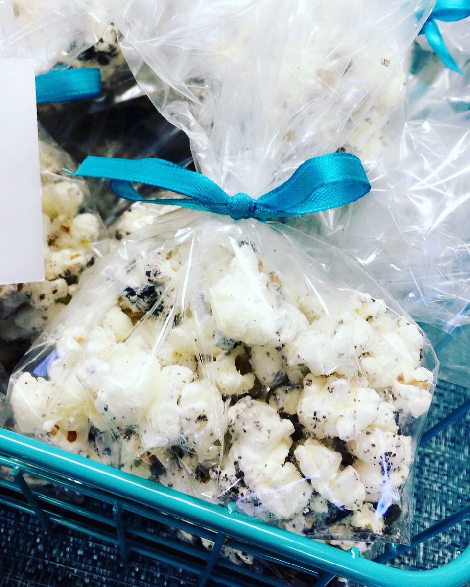 Cookies N Cream Popcorn available today!!! 
#cookiesncreampopcorn #flavoredpopcorn #oreos #popcorn