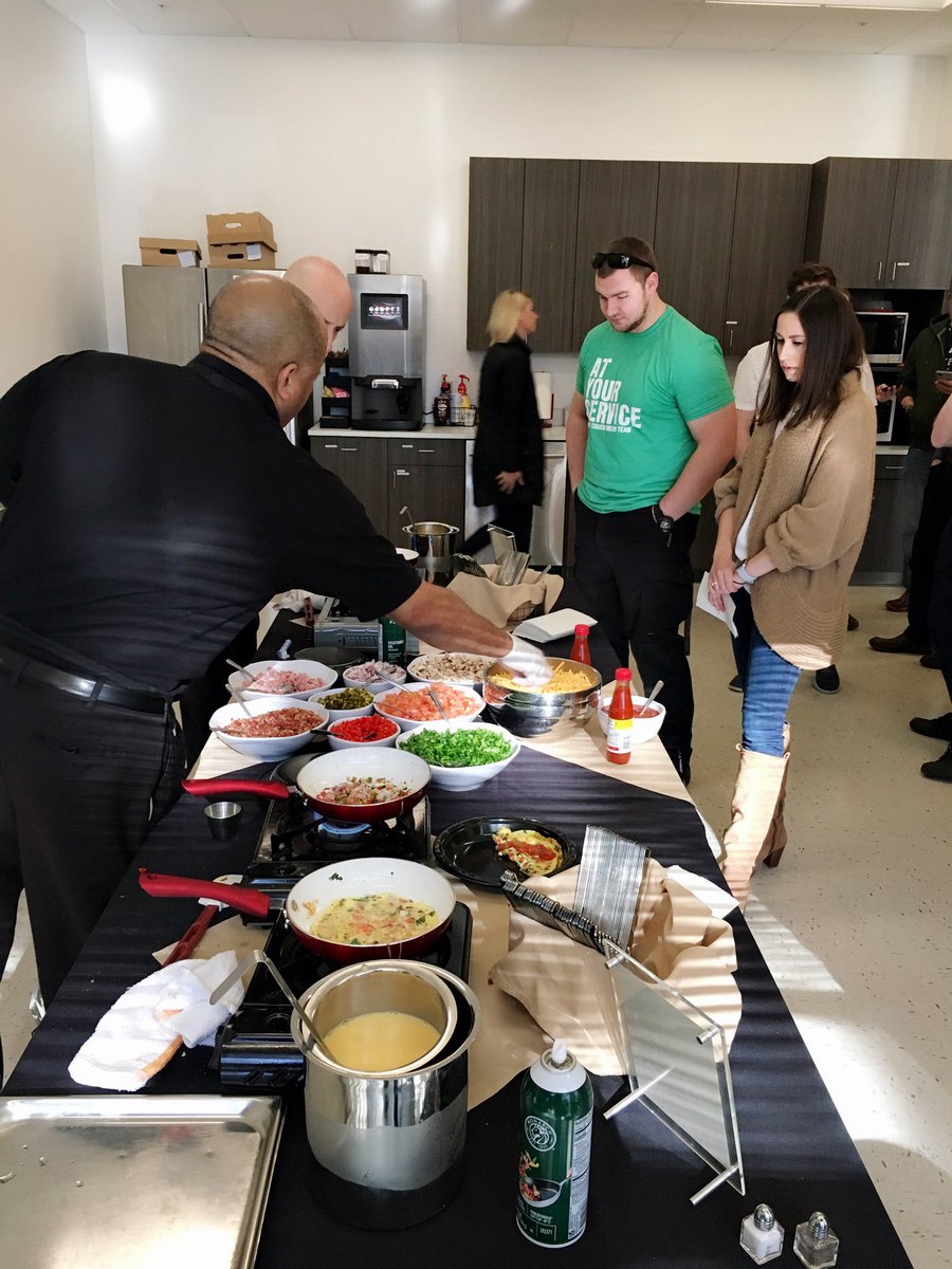 transloclife's tweet photo. Is everyone having an "eggcellent" Friday! The team couldn't be happier waiting in the Omelette Bar line.  #transloclife #workgoals #FantasticFridays thanks @cateringbydesign #eeeeats #stuffed https://t.co/l0sUj69UKN