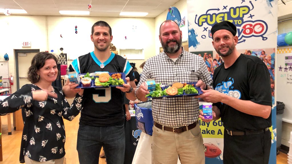 CharMeckSchools's tweet photo. We’re at @LebanonLre Road Elementary with @GrahamGano of the Carolina @Panthers to talk about healthy @CMSnutrition and @FUTP60 with their Garden Club!  They’re kicking off a Twitter Chat now.  Follow @dairy_alliance and #BONEgevity to check it out. https://t.co/QZKh0jptde