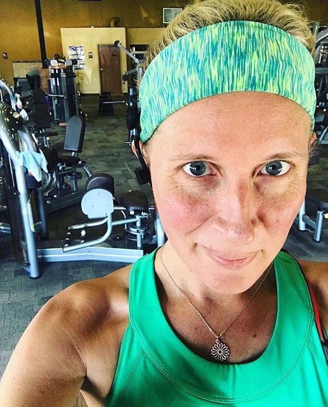 @MelCharbonneau knows how to rock our headbands. 🙌🏻 (And so can you!) #SECOsportswear #staySECO #liveyourdream #madeintheUSA #activewear #exerciseinspiration #teamself #healthyliving #workoutgoals #fitnessinspiration #fellowflowers #ffcrew ift.tt/2CT3jAy