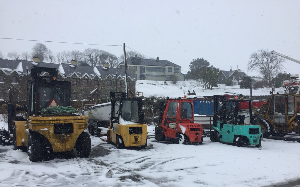 DeasyPamela's tweet photo. Not a lot being done on #UnionHall #pier today #snowdays #remains of #BeastfromEast #dayoff #trawls #nets #snow #forklifts #buoys #dayoff #closedupfortheday @MarineTimesNews @SkipperEditor @SouthernStarIRL https://t.co/VbTTACKobR