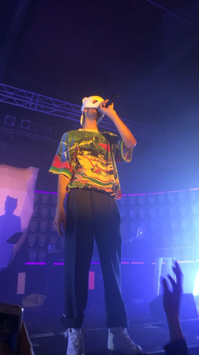 lenajnsn's tweet photo. einmal back, bitte❣❣ @thisiscro #staytru https://t.co/I4zLUvQm3K
