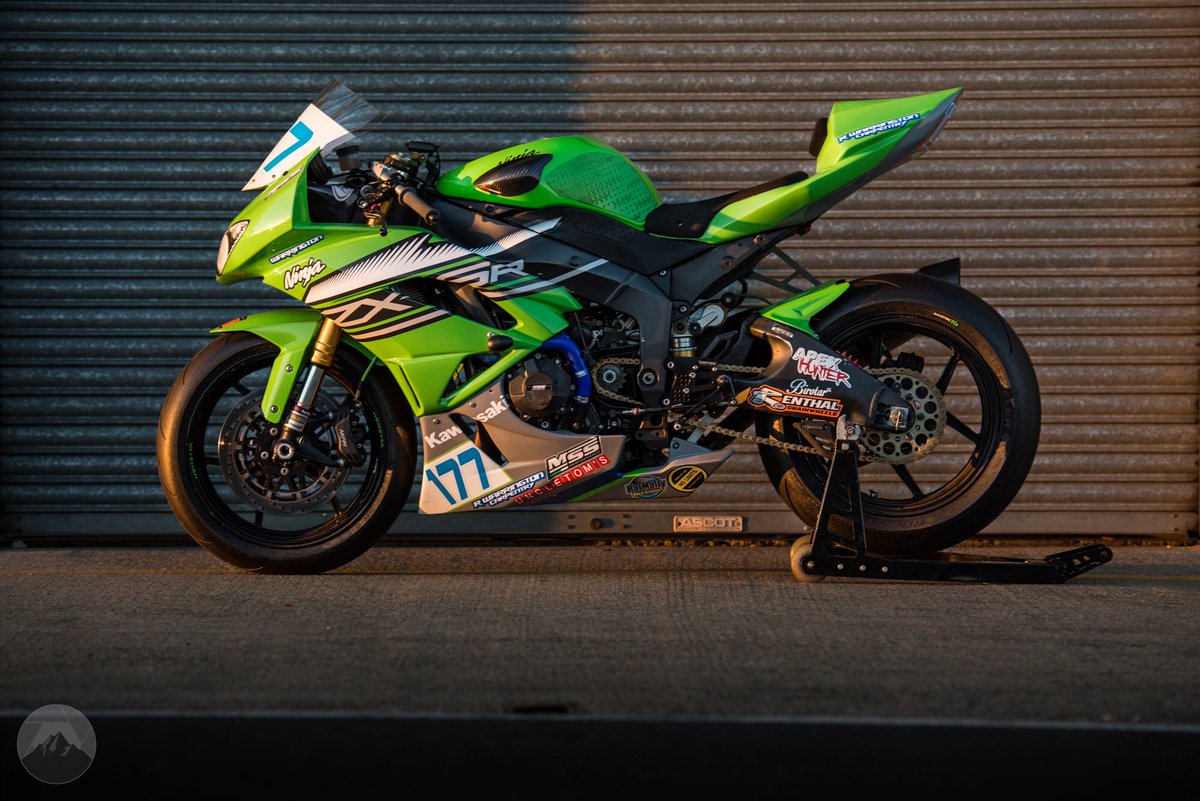 RyanW177's tweet photo. 😍💚#nocaptionneeded #177 #kawasaki #zx6r #ninja #MSSperformance #Rwarringtoncarpentry #club600 #trackmonkeys #teamgreen #NFmoto #alpinestars #arai #uncletoms #nolimits #eatsleepshift #ukbikers #trackdayjunkies #761crew #birotaruk #ridewithpeaks #racing #metzeler #racebike https://t.co/oiWk2K2tvC