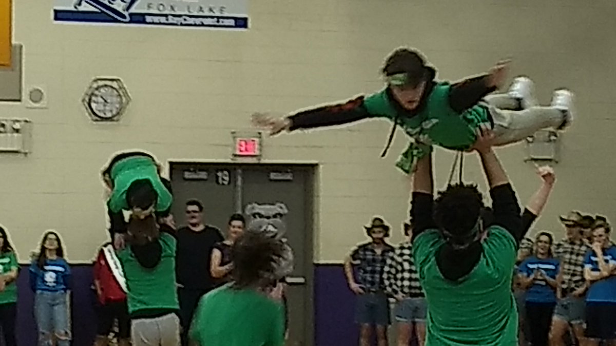 crechner's tweet photo. @BulldogLife_WHS 
Man Poms contest! https://t.co/hdOsfB8iDX