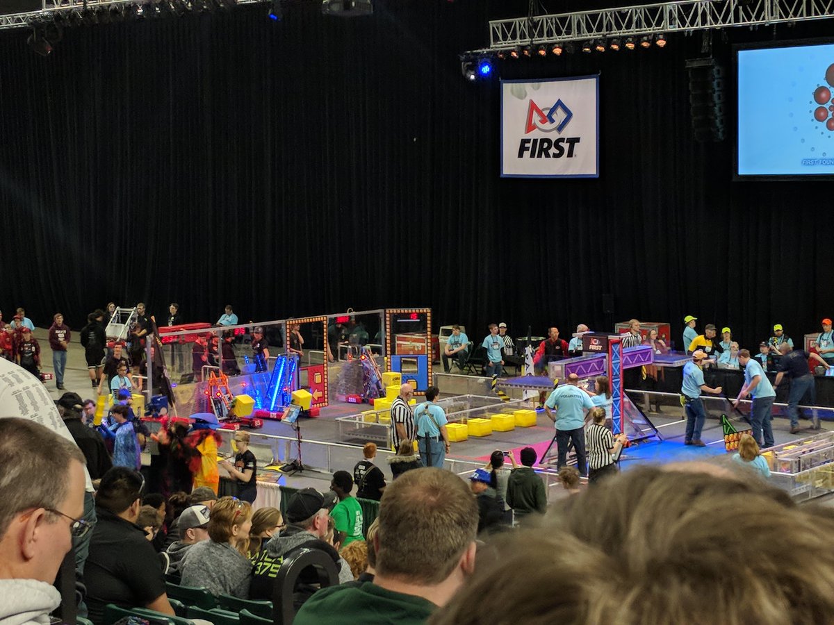 FRC3883's tweet photo. We're about to compete in our first match here at the #FRCGreatNorthern regional! #ongrobots https://t.co/lSpAHSNVgy