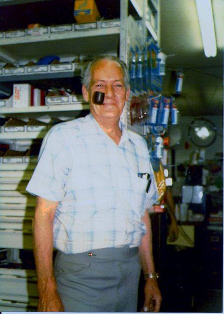 penncycle's tweet photo. Penn Cycle Founder, Elmer Sorensen working in the shop back in the early 1980's. #FlashbackFriday #PennCycle https://t.co/5iFoqckt3O