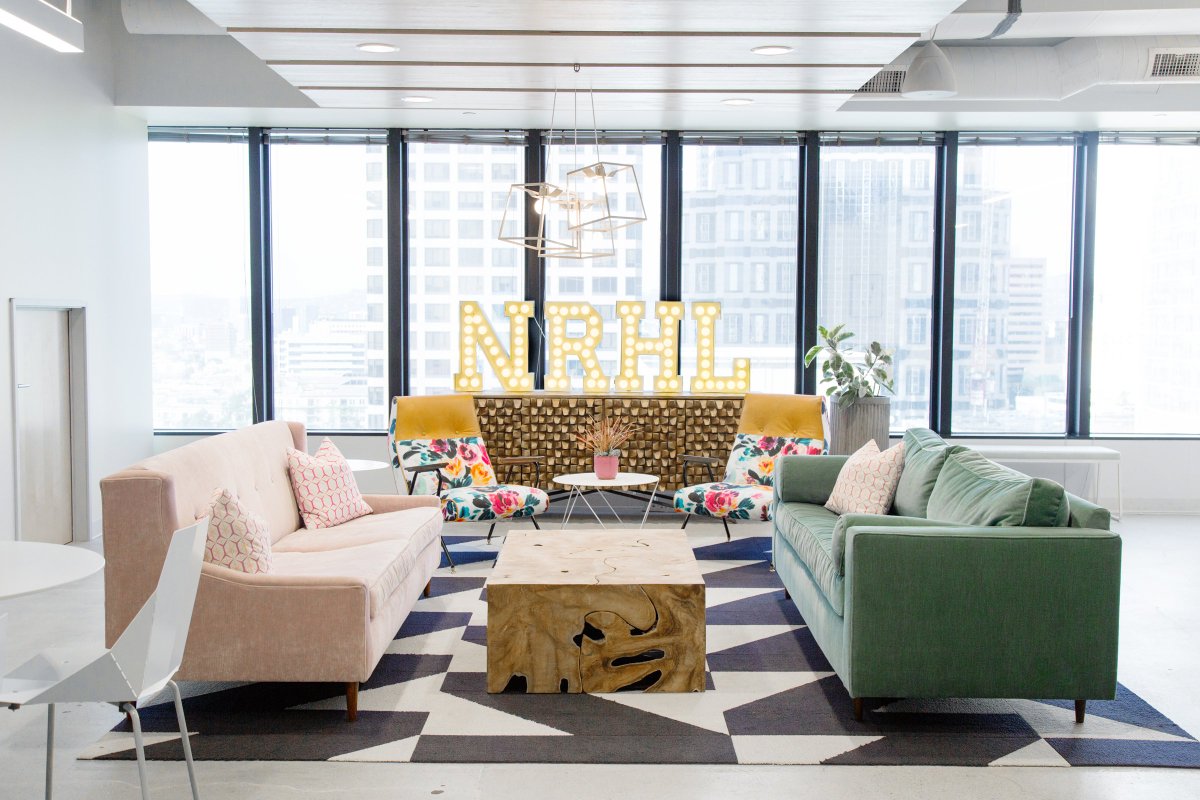 ModrnSanctuary's tweet photo. It would only make sense that an #onlineshopping destination known for its #stylish selections would have an #officespace to match! We were lucky to get an inside look into @nordstromrack/@HauteLook's #vibrant #LA #headquarters.→https://t.co/5svC7JFrLW #officedesign #Workspace https://t.co/tb57drq1Nz