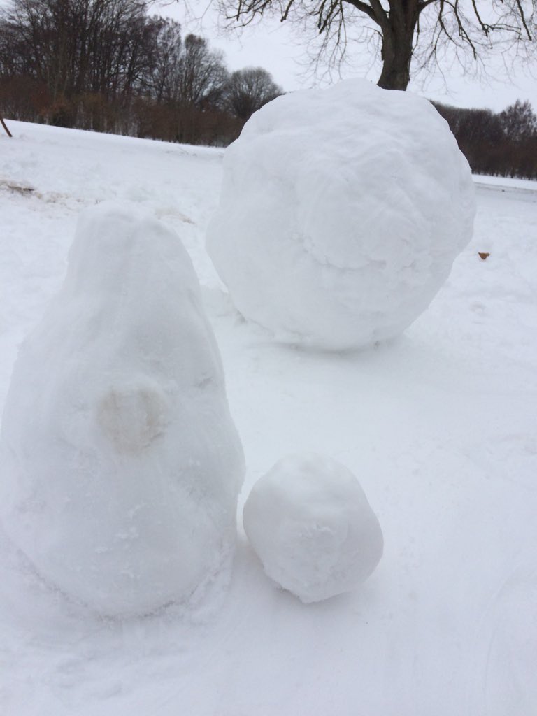 BlairgowrieART's tweet photo. Mrs Kennedy has been busy writing a 3D sculpture scheme of work using snow. Get ready for next weeks homework tasks S1❄️ #ThreeForms https://t.co/1yu07dlwzu