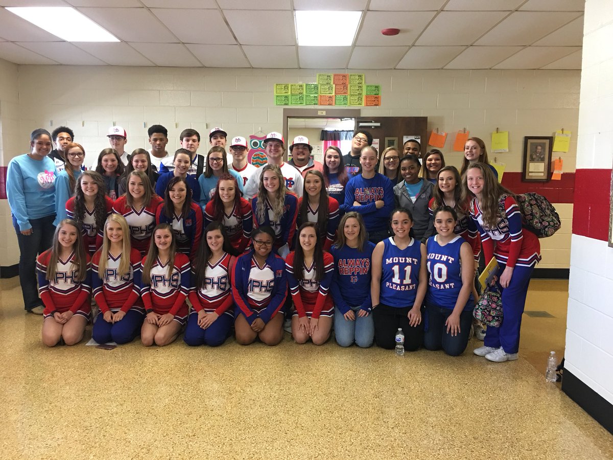 _mphs_cheer's tweet photo. Thank you to all the MPHS athlete readers that came to read to MPES today for Read Across America Day. MPES students ❤️having you all as guest readers! @RyanBJackson1 https://t.co/l4ACXlyNaE