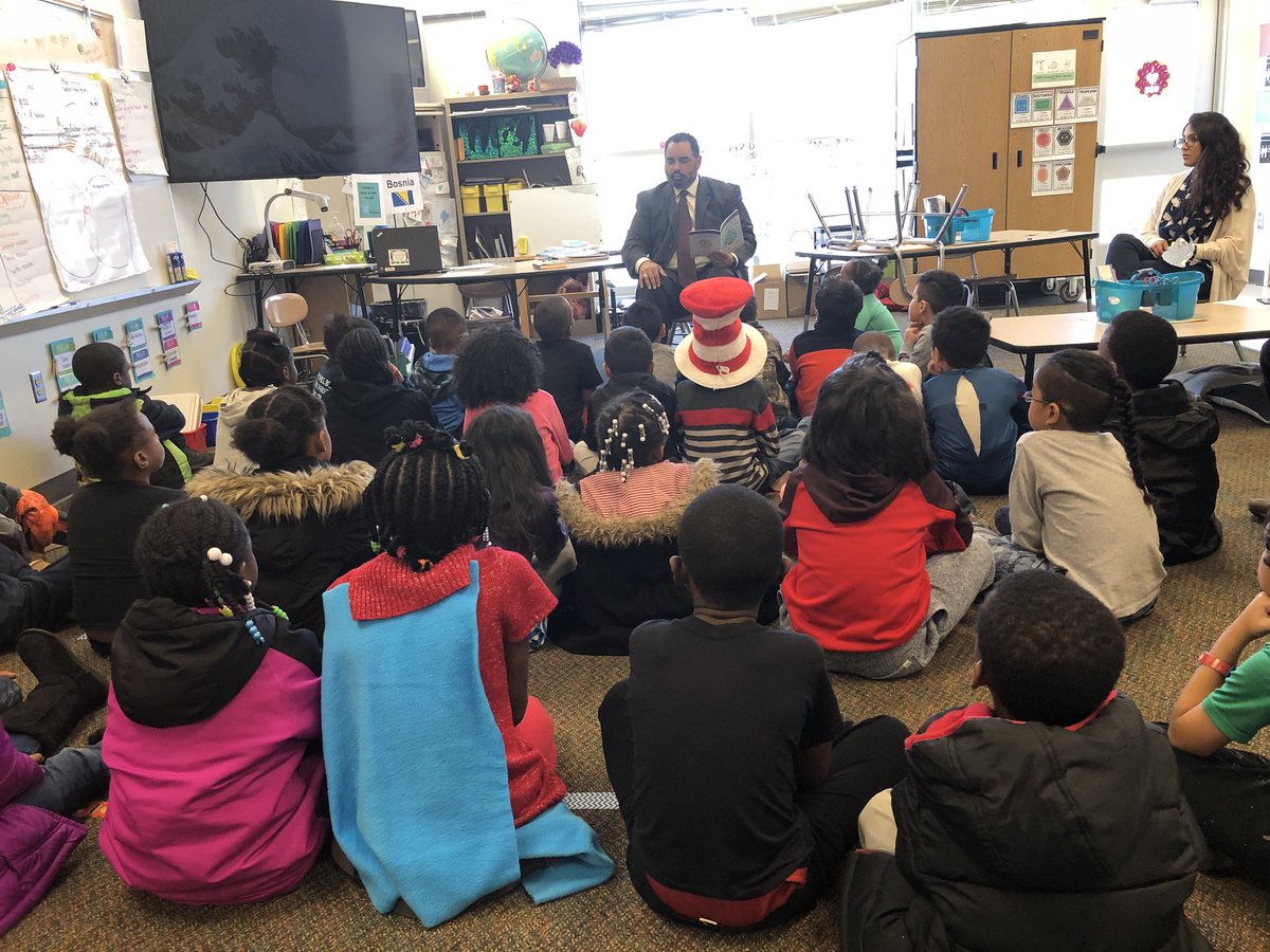 pinkk_pearl's tweet photo. Thank you @JamesOverman4 for taking the time to come and read to 1st grade today! The students really enjoyed it. @EastGarnerES @EGESFirsties https://t.co/CUWAe32nts
