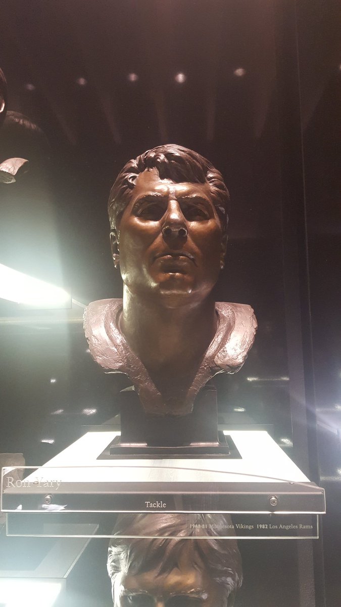 PhiPsiArchives's tweet photo. With the return of @PhiPsiKentState  this weekend, a stop at @ProFootballHOF to see @PhiKappaPsi @PhiPsiUSC HOF Ron Yary seemed appropriate. https://t.co/4gBHPjCj9e