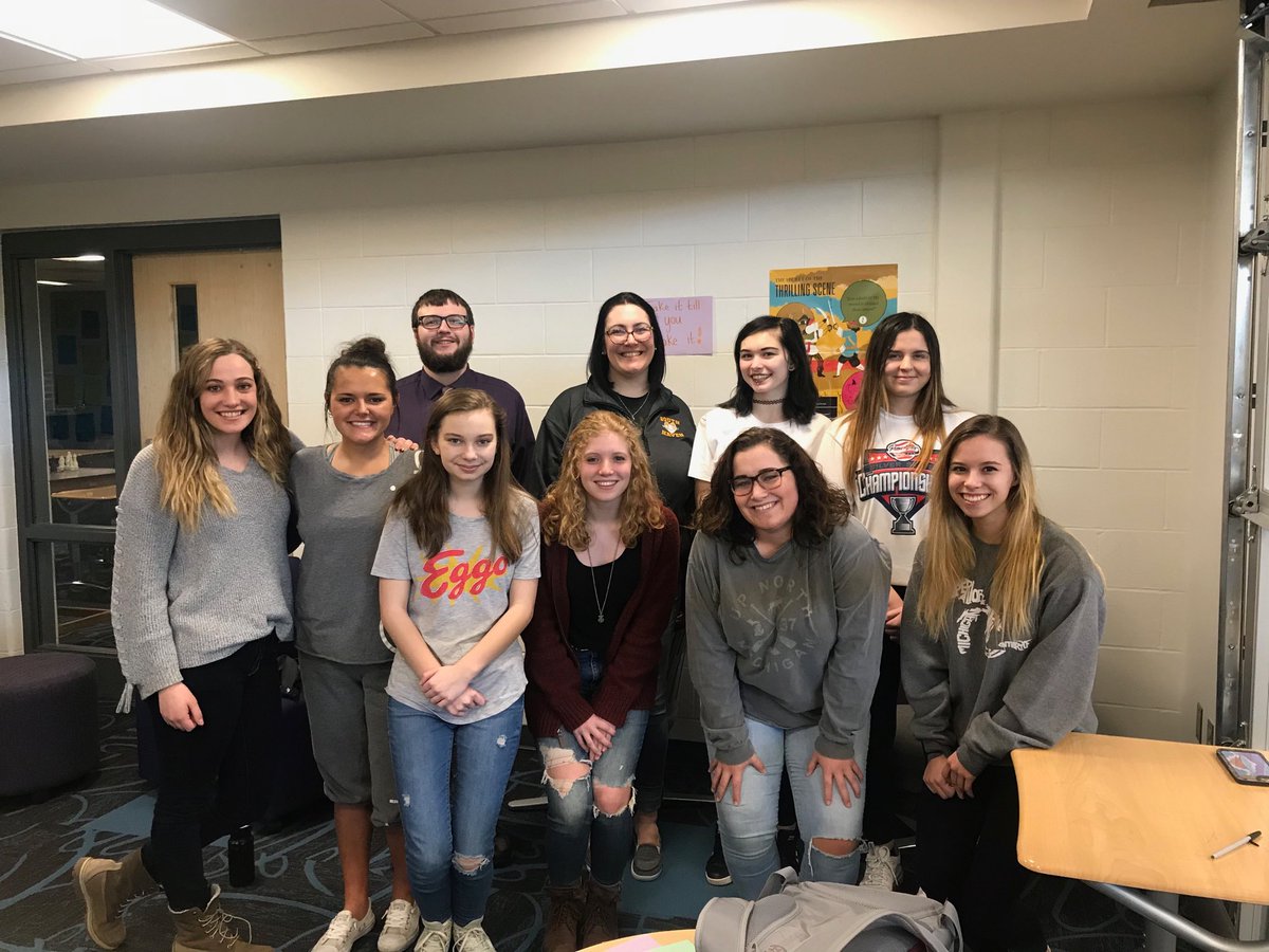 krolteach's tweet photo. What a great crew!! @SoHaWC #writingcenters #wcchat #shpsrams https://t.co/mX6rJ9n3Mt