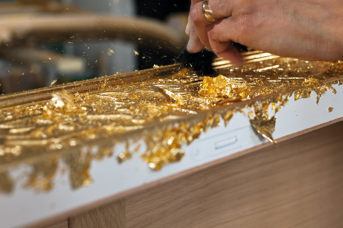 ProvasiOfficial's tweet photo. Did you know that every single gold or silver foil is carefully hand applied by our artisans?
#Provasi #classic #furniture #artisanship #gold #foil #handmade #interior #design #decoration #quality #excellence #timeless #madeinitaly https://t.co/F5ZcPDhVKb