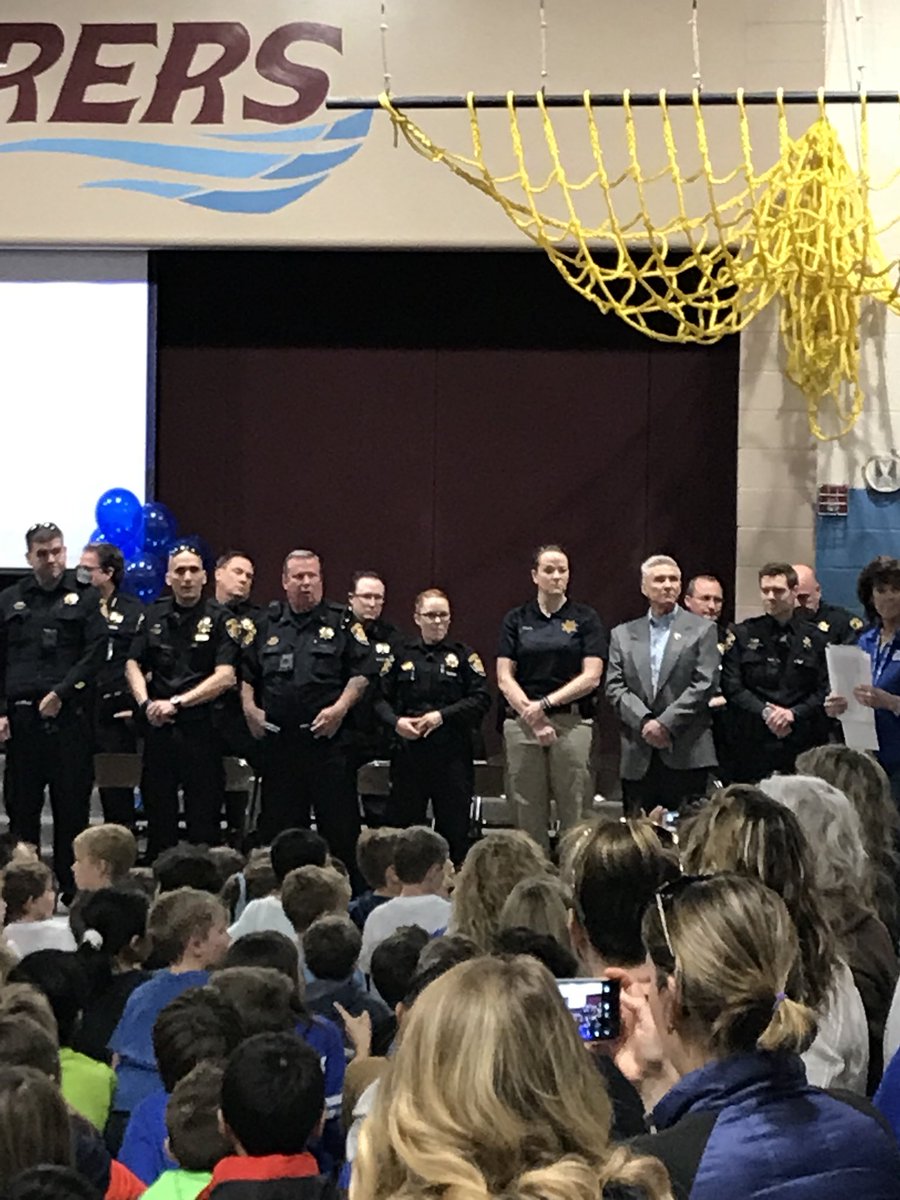 slbradley6's tweet photo. Heritage Backs the Blue #HeritageExplorers #dcsheriff https://t.co/fWIFmfn6sh