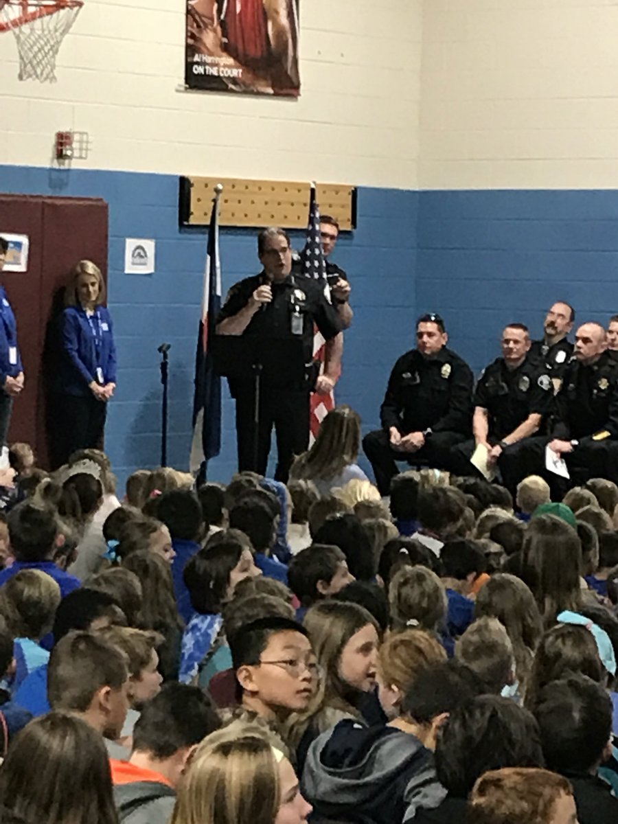 slbradley6's tweet photo. Heritage Backs the Blue #HeritageExplorers #dcsheriff https://t.co/fWIFmfn6sh