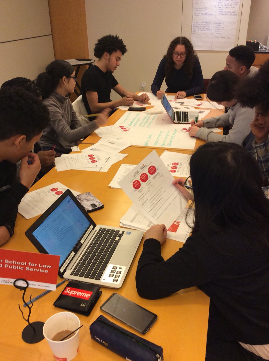 CamilleKinlock's tweet photo. @ESI Peer Mentoring teams using data to drive decision making at their schools #PeerForward https://t.co/D6KsgNHJ63