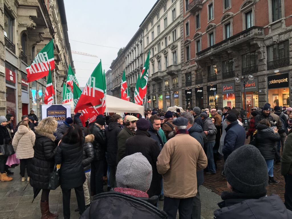 mandelli_andrea's tweet photo. Dopo la chiusura della campagna elettorale di @forza_italia a #Milano si parte per chiudere in #Brianza prima tappa #Vedano al Lambro #elezioni2018 https://t.co/FTFswP6s8Z