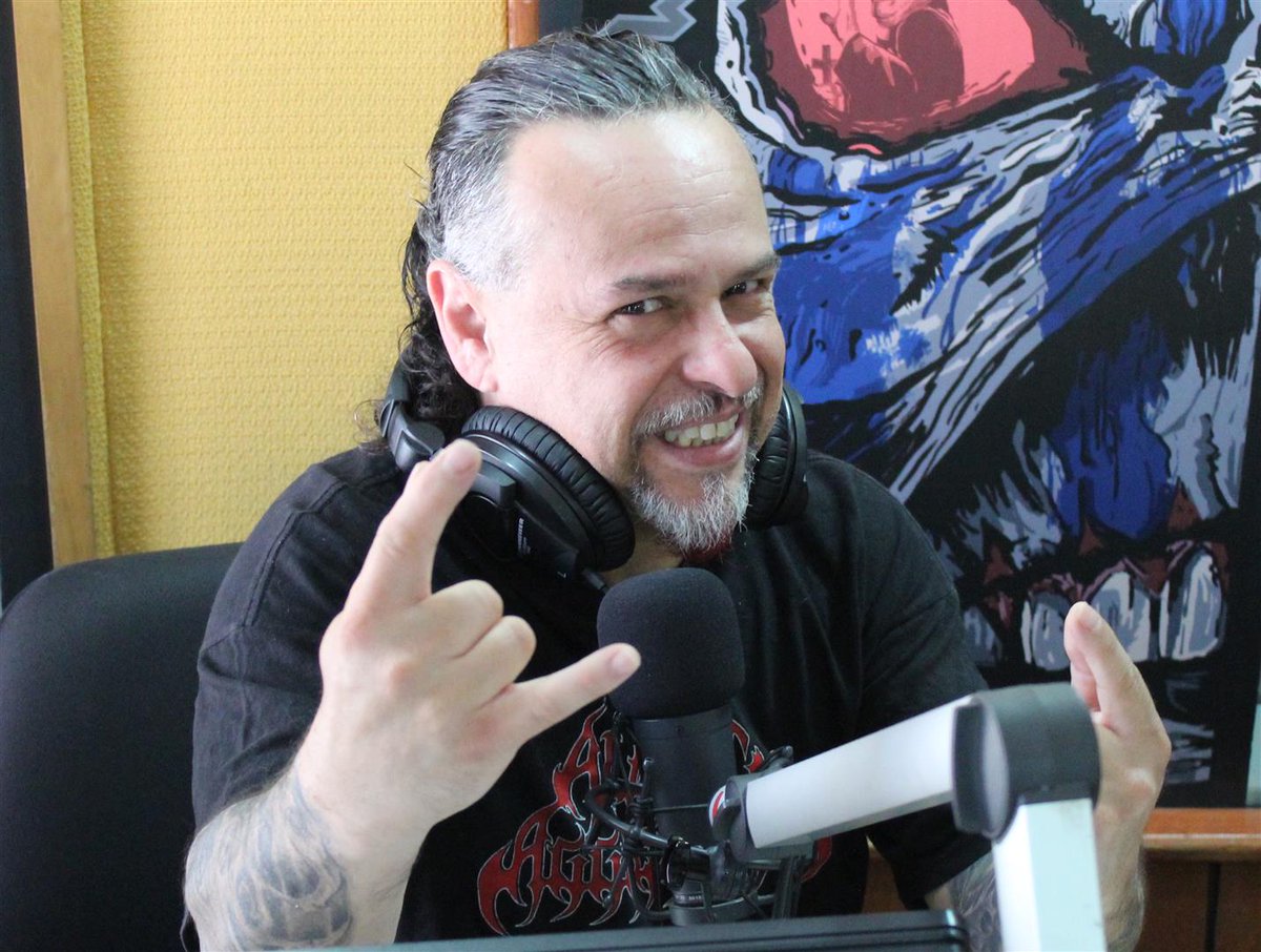 Con <a href="/Peracuadra/">🤘</a>, nos preparamos para el fin de semana en un nuevo Con La Ayuda de Mis Amigos de Radio Futuro! envivo.futuro.cl