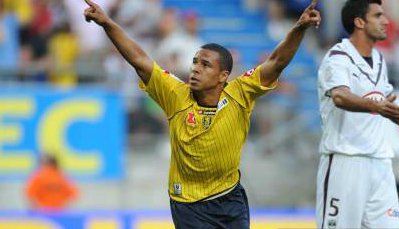 FargeRemi's tweet photo. A 31 ans, Charlie Davies met un terme à sa carrière. Un survivant, un vrai. Revenu de la mort, revenu du cancer. Respect 👏 https://t.co/NKZI2Nr0Cd