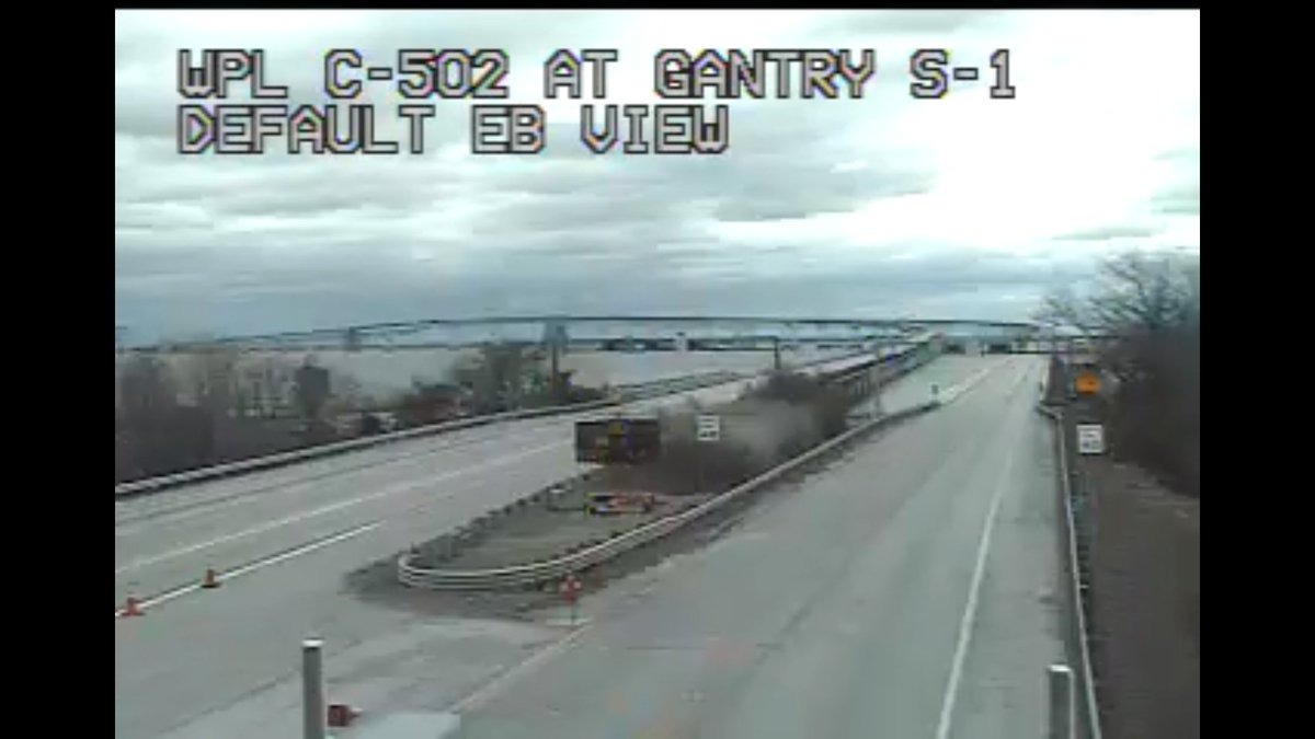TheMDTA's tweet photo. Traffic hold/closure remains in effect at (US 50/301) Bay Bridge and (I-95) Tydings Bridge due to high winds. Wind policy https://t.co/1xShZs7qMQ #MDOTnews #mdtraffic https://t.co/6uEHlvy9TO