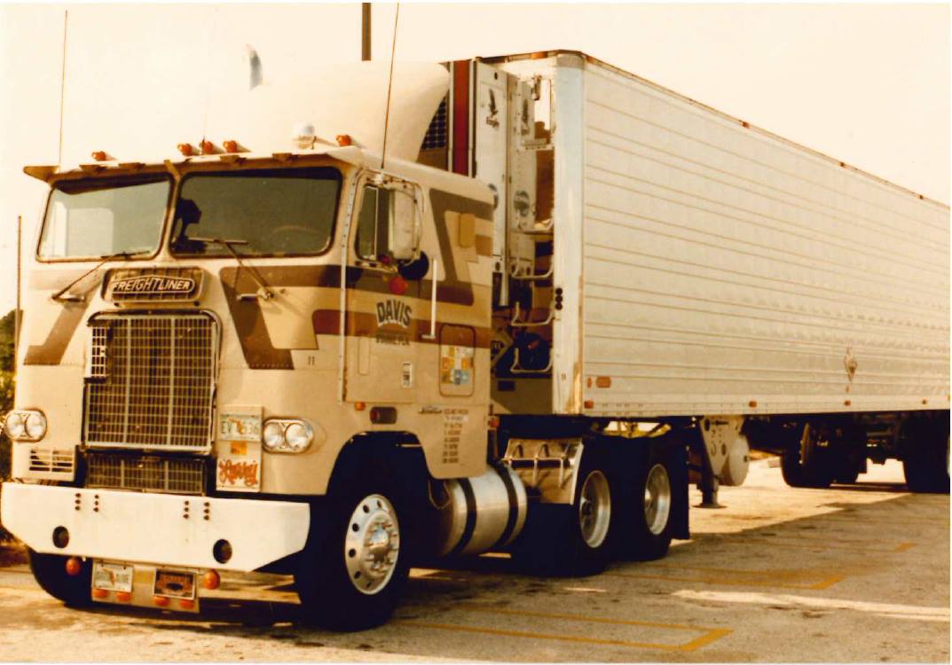 DavisExpress's tweet photo. Another fantastic #FlashbackFriday Davis rig! If you have any Davis photos (old or new) send them our way! 📸 https://t.co/qGX6HsfRdG