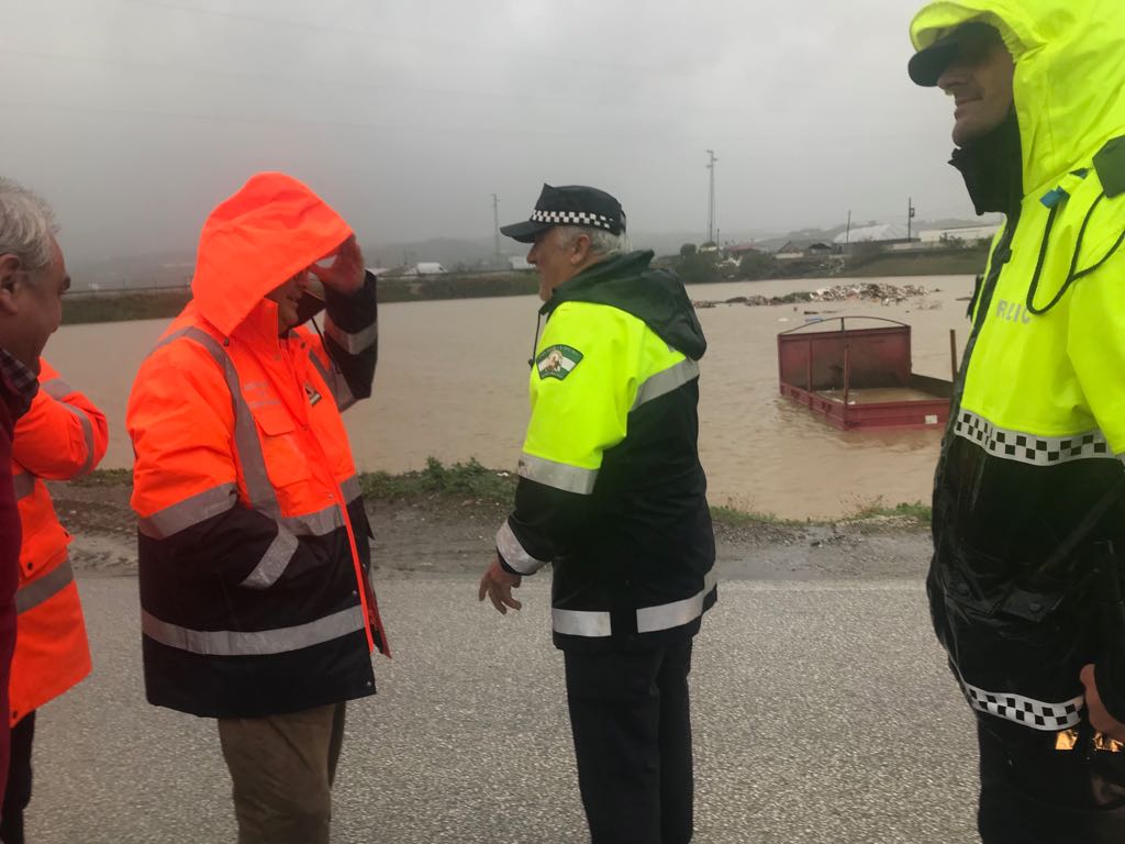 Rogamos máxima precaución a los vecinos ante las fuertes lluvias y el temporal; especialmente por las zonas colindantes de Arroyo Mineral  y Lagos