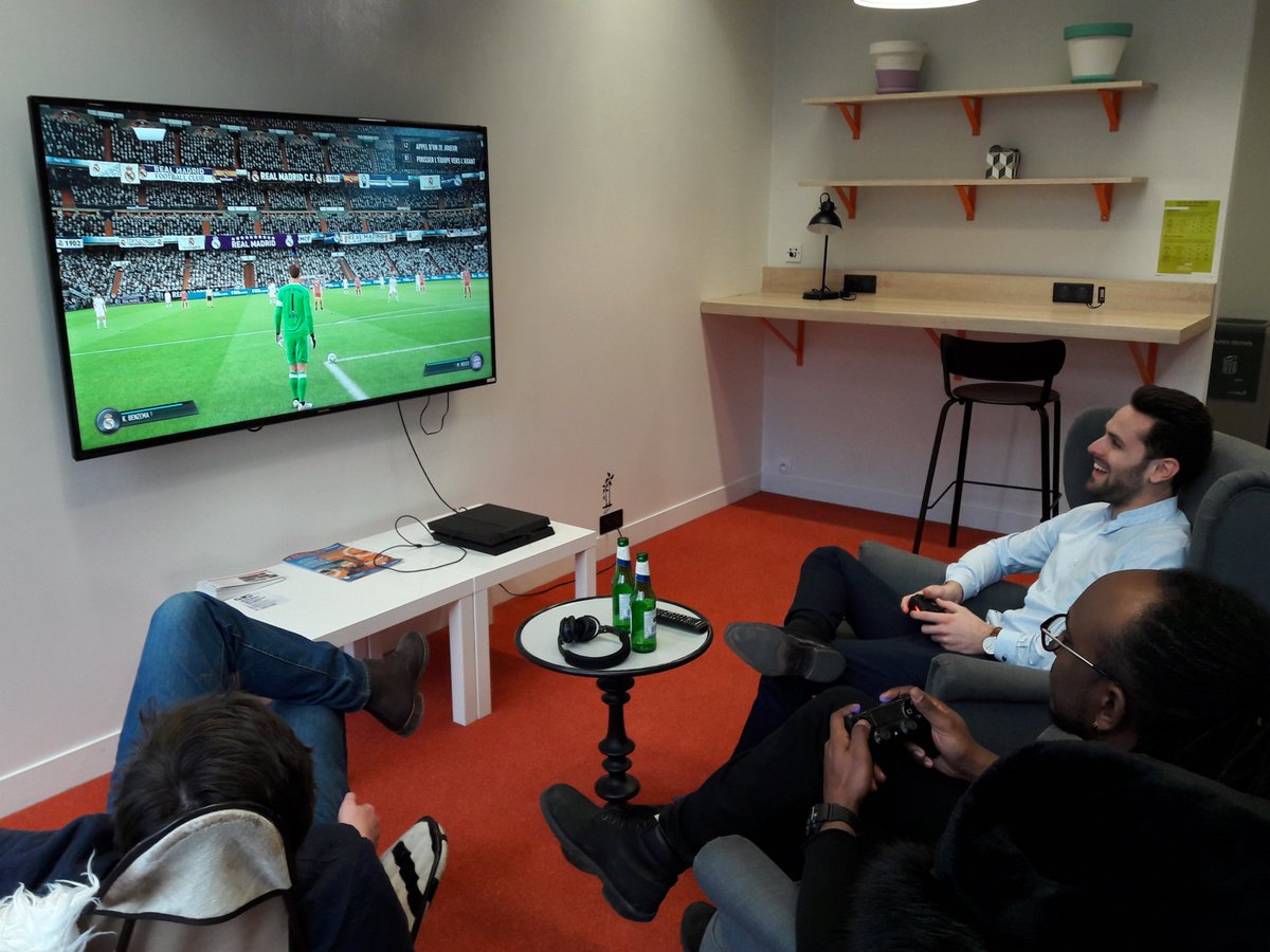 Pour finir la semaine en beauté @Nextdoor_fr Coeur défense #détente #weekend