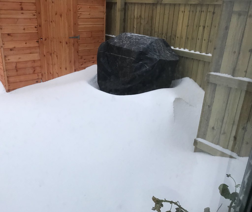 MattJRose11's tweet photo. Thankfully I ordered a new lawn mower on Wednesday to keep the area around the new BBQ neat. Great shout that was! #uselesspurchase #nomowtoomuchsnow https://t.co/Lqd4uPkrZ0