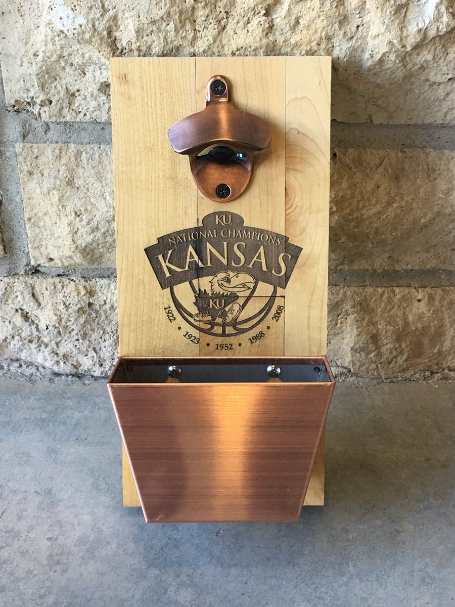 KUDevelopment's tweet image. 🔴 FREE GIVEAWAY FRIDAY 🔵

RT for your chance to win a wall-mounted bottle opener constructed from 2008 National Championship floor! We’ll choose a winner Monday!

#TGIF