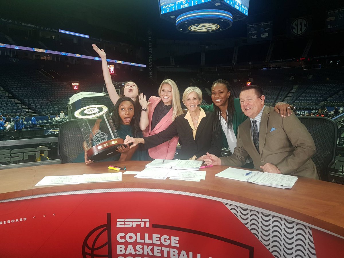 TCLegacyTour's tweet photo. It's #24FAVES Friday!! How about fave Tournament &amp; Pic of week! Here's our crew pic @secnetwork tourney! Ready for Day 3 with  @sportney_lyle, @NellOnWheels, @MariaTaylor7, @SteffiSorensen &amp;  #AndyLanders! #SOBLESSED #IMPACT #Inspire #BestConferenceEver https://t.co/m4F9EYX1dZ